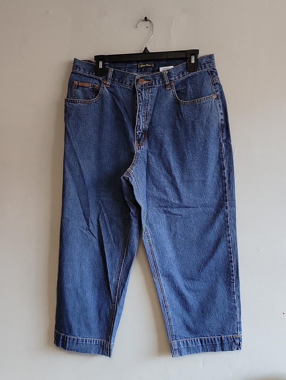 Women's Size 14 Eddie Bauer relaxed cotton denim cropped capri jeans medium wash